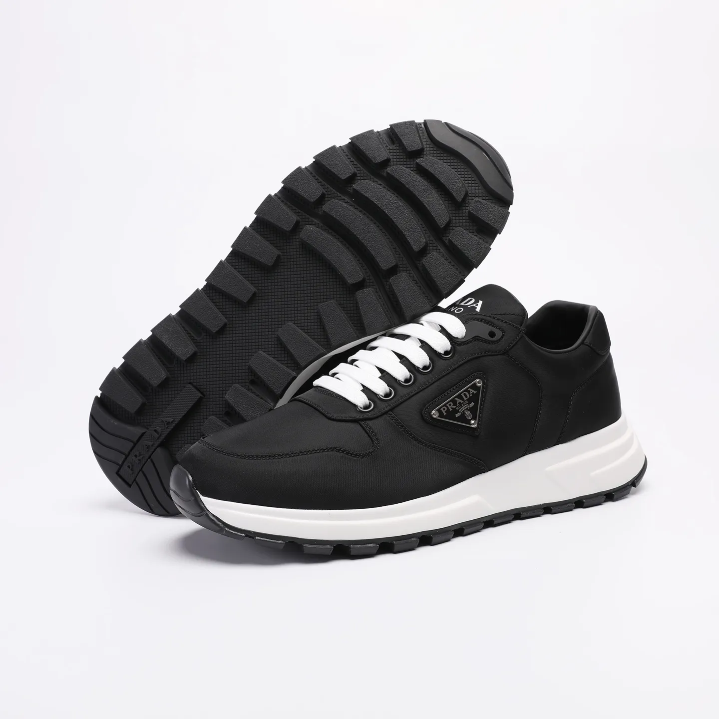 Batch 580 [PRADA] Men's shoes are popular in the counter, official website synchronization, high-quality shipments. Fabric: original cowhide with snakeskin. Lining: cowhide feet + cowhide lining. Outsole: original TPU + foam. Size: 38-46